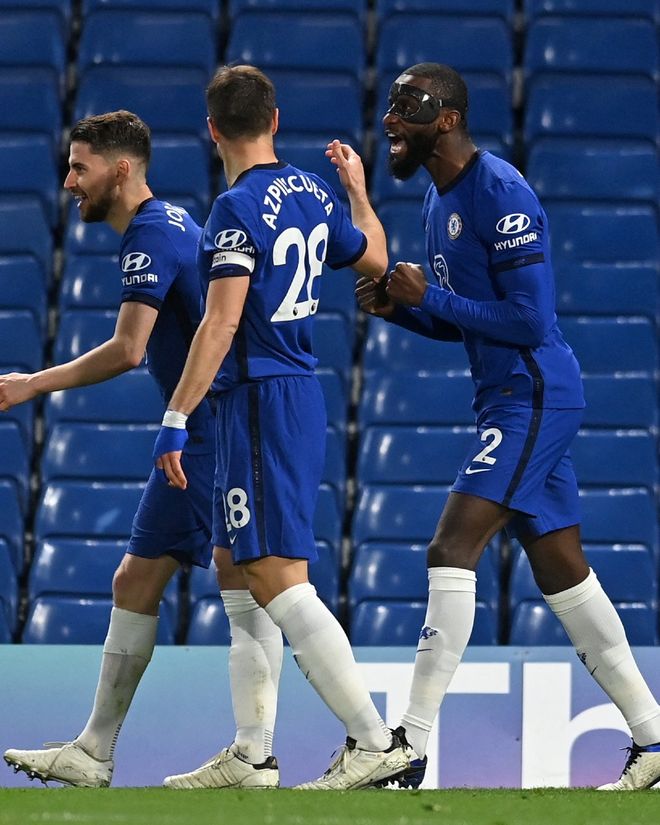 篮网遭遇惨败！克莱18分领衔全队，状元弗拉格27分5助稳独行侠取胜