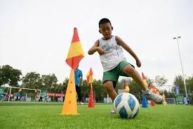 布朗质疑判罚，官方还原真相，马刺绝非伪强队，实力毋庸置疑