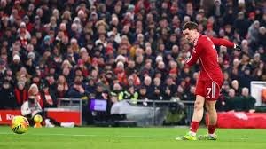 惊魂一幕！后脑勺撞膝，杨瀚森险些受伤，幸无大碍啊！